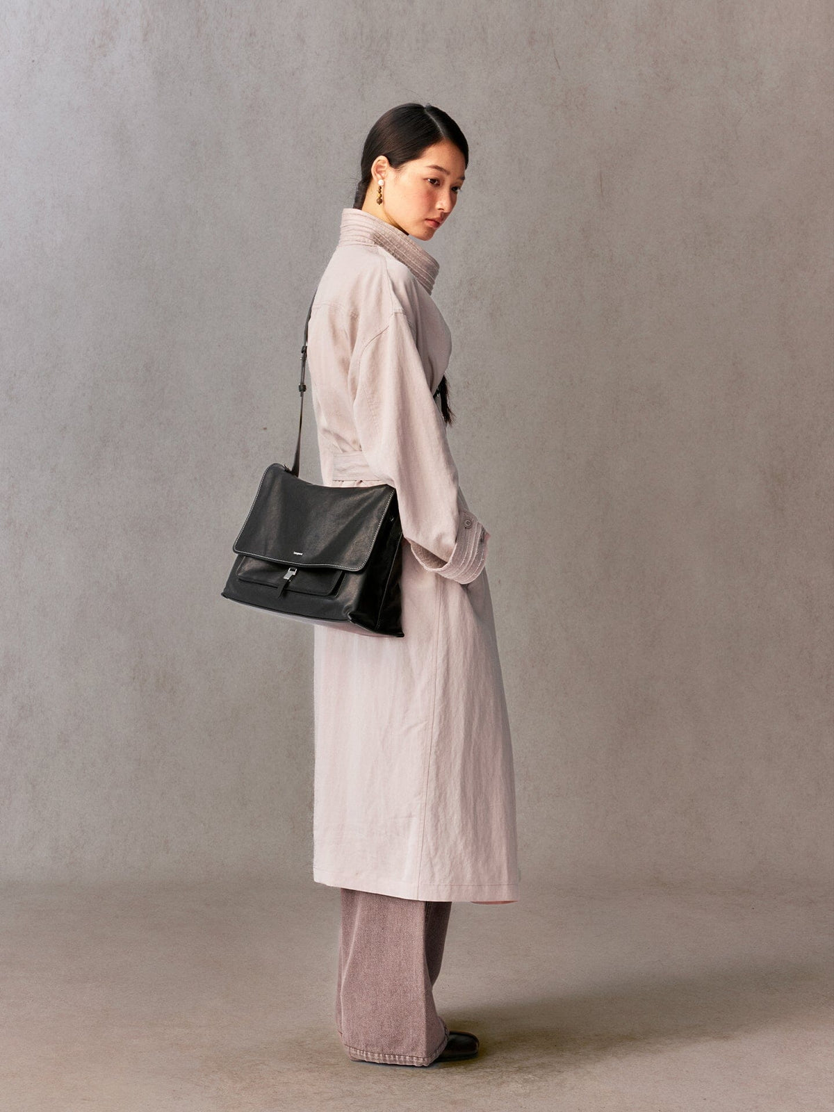 Medium Shan Messenger Bag